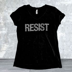 Women's Graphic Tee "Resist"